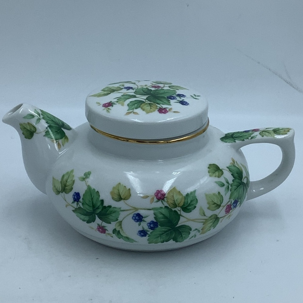 Andrea by Sadek Berry Patch Single Serving  Ceramic Teapot